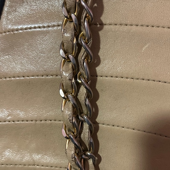 RARE Vintage Chanel 80s Chain Shoulder Bag - Picture 9 of 17